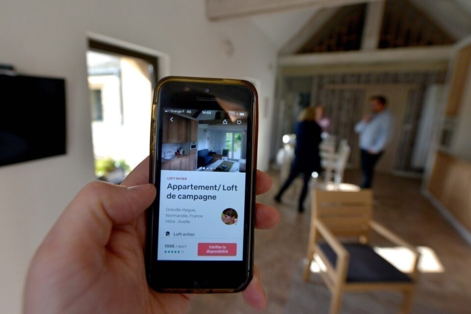 découvrez des hébergements durables sur airbnb en 2023, alliant confort et respect de l'environnement. privilégiez des séjours écologiques tout en soutenant des hôtes engagés pour un tourisme responsable.