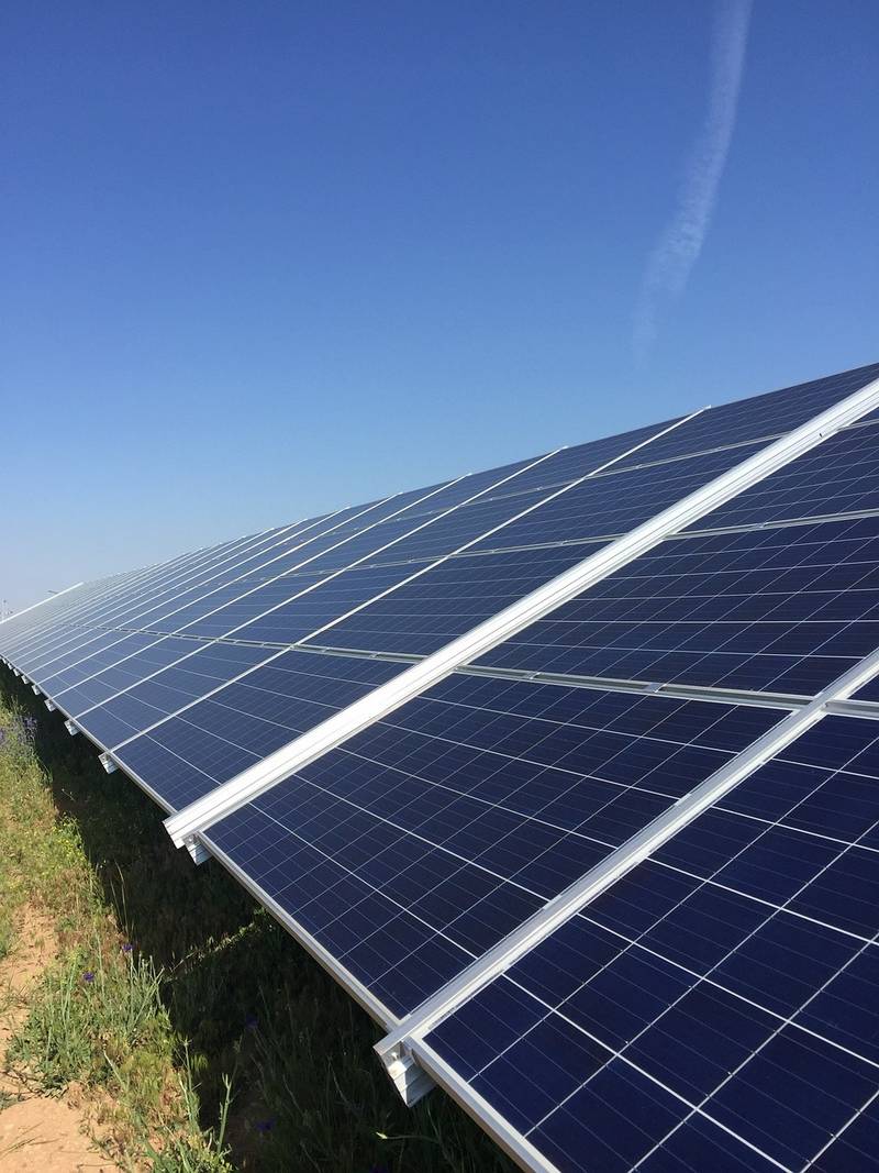 découvrez comment détecter les arnaques liées aux panneaux solaires. protégez-vous des escroqueries en apprenant à identifier les offres douteuses et à choisir des solutions d'énergie renouvelable fiables pour votre maison.
