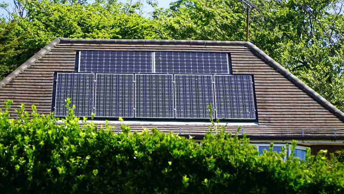 découvrez notre comparateur de panneaux solaires pour trouver les meilleures options adaptées à vos besoins. comparez les prix, les performances et les avis afin de faire un choix éclairé et économique pour votre installation solaire.