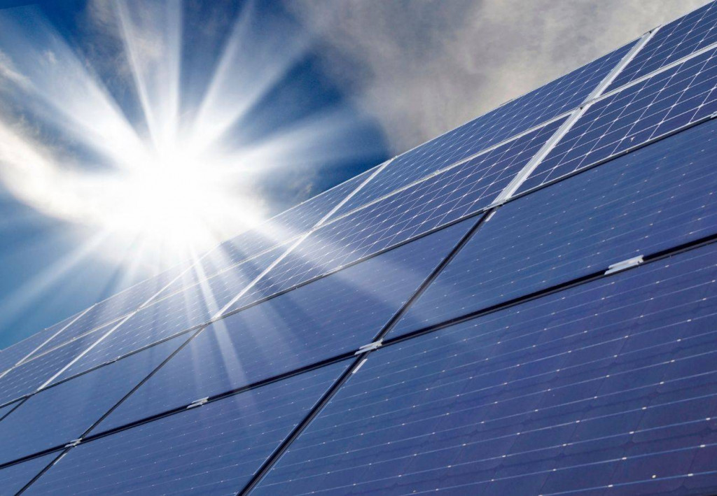 d&eacute;couvrez notre comparatif des panneaux solaires 2025 : performances, prix, et innovations. trouvez le mod&egrave;le id&eacute;al pour optimiser votre &eacute;nergie renouvelable et r&eacute;duire votre facture d'&eacute;lectricit&eacute;.
