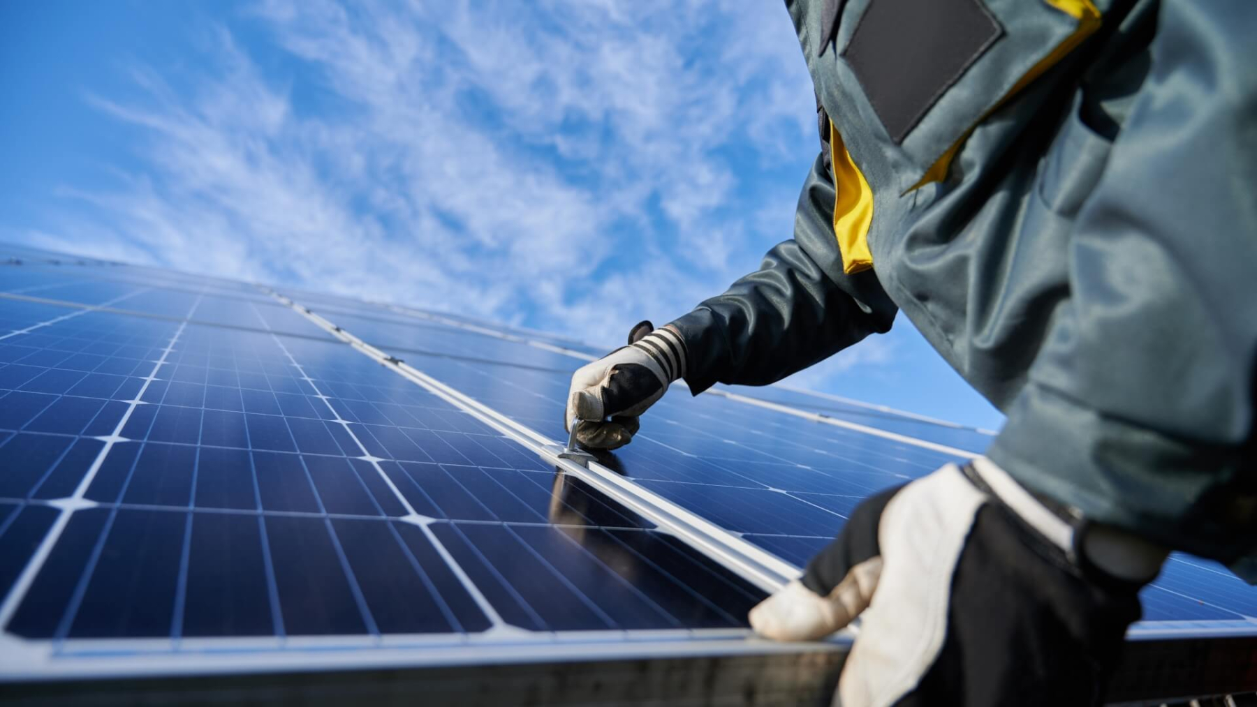obtenez un devis personnalis&eacute; pour l'entretien de vos panneaux solaires. assurez une performance optimale et une durabilit&eacute; accrue de votre installation avec nos services professionnels.