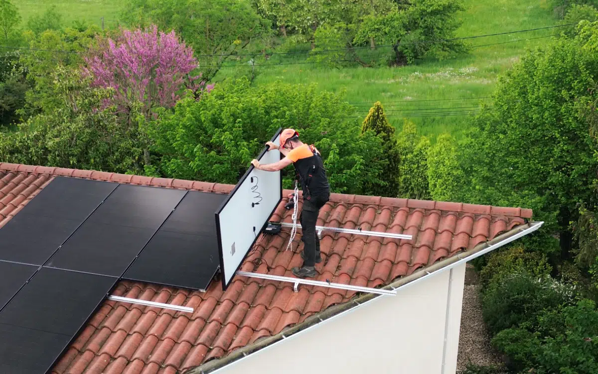 obtenez votre devis gratuit pour l'installation de panneaux solaires. comparez les prix, les offres et les options adaptées à vos besoins énergétiques. faites le choix d'une énergie renouvelable et économisez sur vos factures d'électricité dès aujourd'hui !
