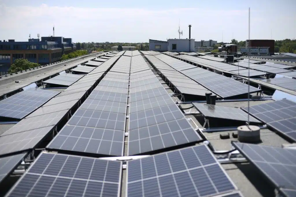 obtenez votre devis personnalisé pour l'installation de panneaux solaires en 2016. découvrez les options disponibles, les coûts estimés et les avantages écologiques de l'énergie solaire pour faire le meilleur choix.