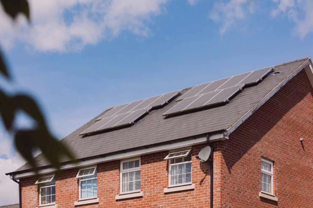 obtenez votre devis personnalisé pour l'installation de panneaux solaires 300w. profitez d'une énergie renouvelable rentable et durable tout en réduisant votre facture d'électricité. découvrez nos offres et conseils d'experts pour optimiser votre projet solaire.