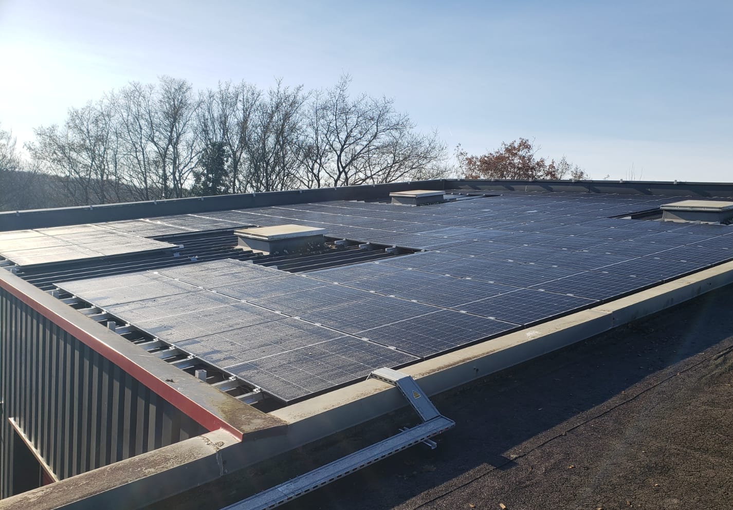 obtenez votre devis gratuit pour l'installation de panneaux solaires dans la loire (43). découvrez les meilleures offres, des installations sur mesure et les avantages d'une énergie durable. transformez votre maison en produisant votre propre électricité grâce à nos solutions abordables et efficaces.
