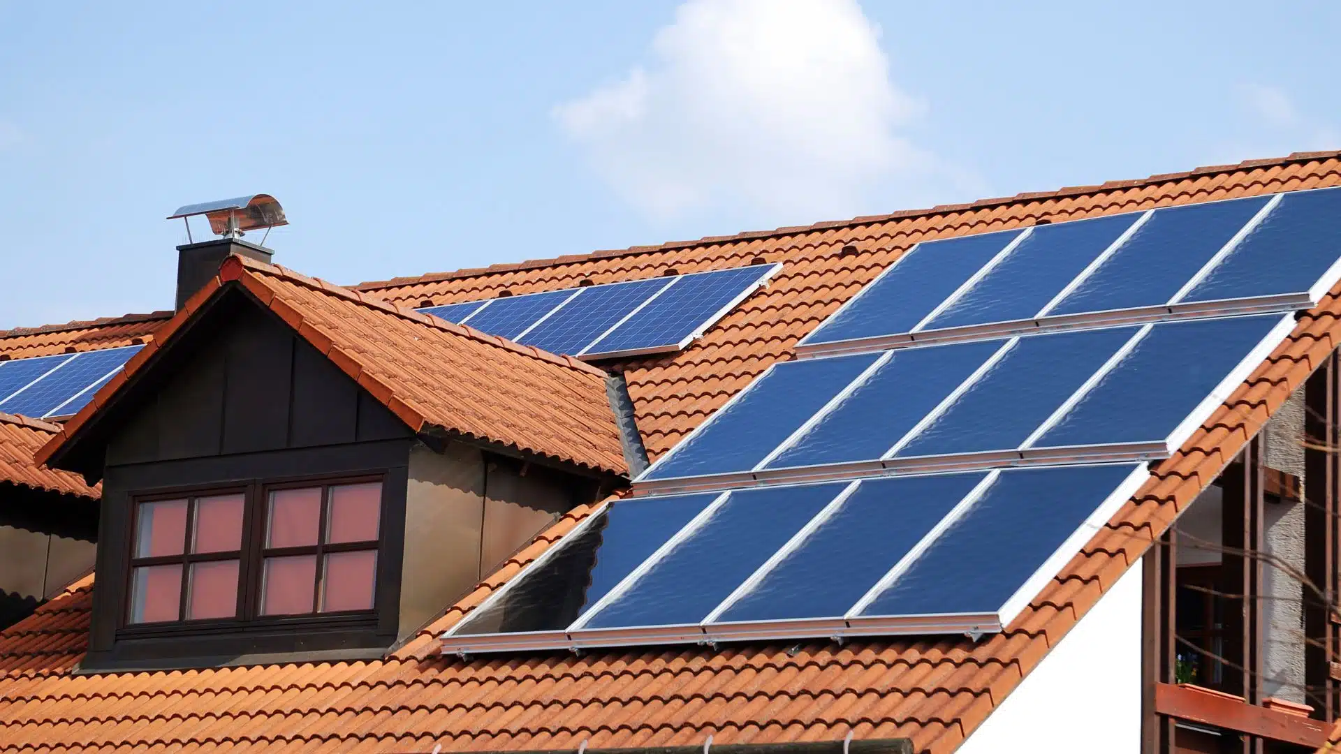 obtenez votre devis personnalisé pour des panneaux solaires en haute-loire (43). comparez les offres, réduisez vos factures d'énergie et contribuez à la transition énergétique grâce à une installation adaptée à vos besoins.
