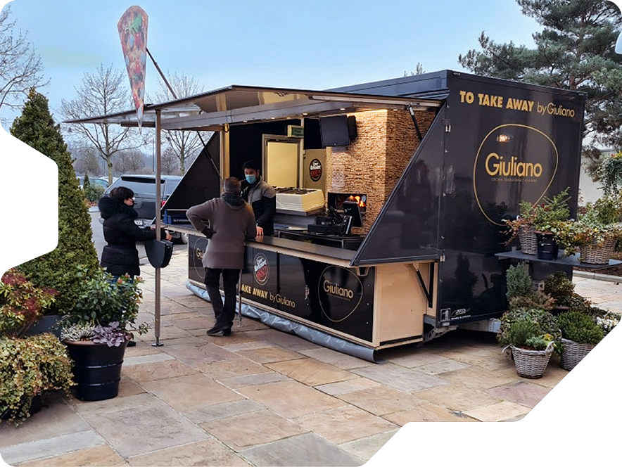 obtenez un devis sur mesure pour l'installation de panneaux solaires sur votre food truck. profitez d'une énergie propre et d'économies sur vos factures tout en offrant un service écoresponsable à vos clients.