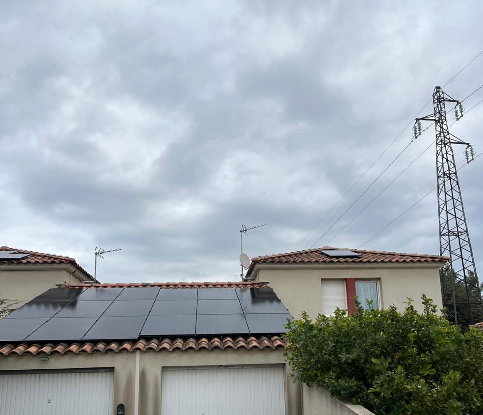 obtenez votre devis personnalisé pour l'installation de panneaux solaires à la ciotat. profitez d'une énergie renouvelable et réduisez vos factures d'électricité tout en respectant l'environnement.