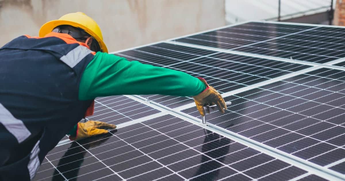 découvrez les erreurs courantes que les installateurs de panneaux solaires peuvent commettre et apprenez comment les éviter pour optimiser l'efficacité de votre système solaire. informez-vous sur les bonnes pratiques et les conseils d'experts pour garantir une installation réussie.