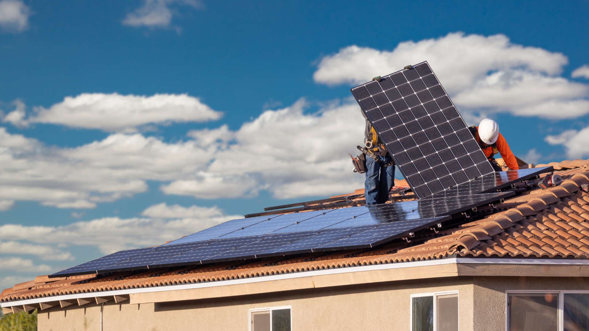 découvrez notre guide complet sur l'autoconsommation solaire : apprenez comment optimiser l'utilisation de l'énergie solaire pour réduire vos factures d'électricité, augmenter votre indépendance énergétique et contribuer à la protection de l'environnement. profitez de conseils pratiques et de solutions adaptées à vos besoins !