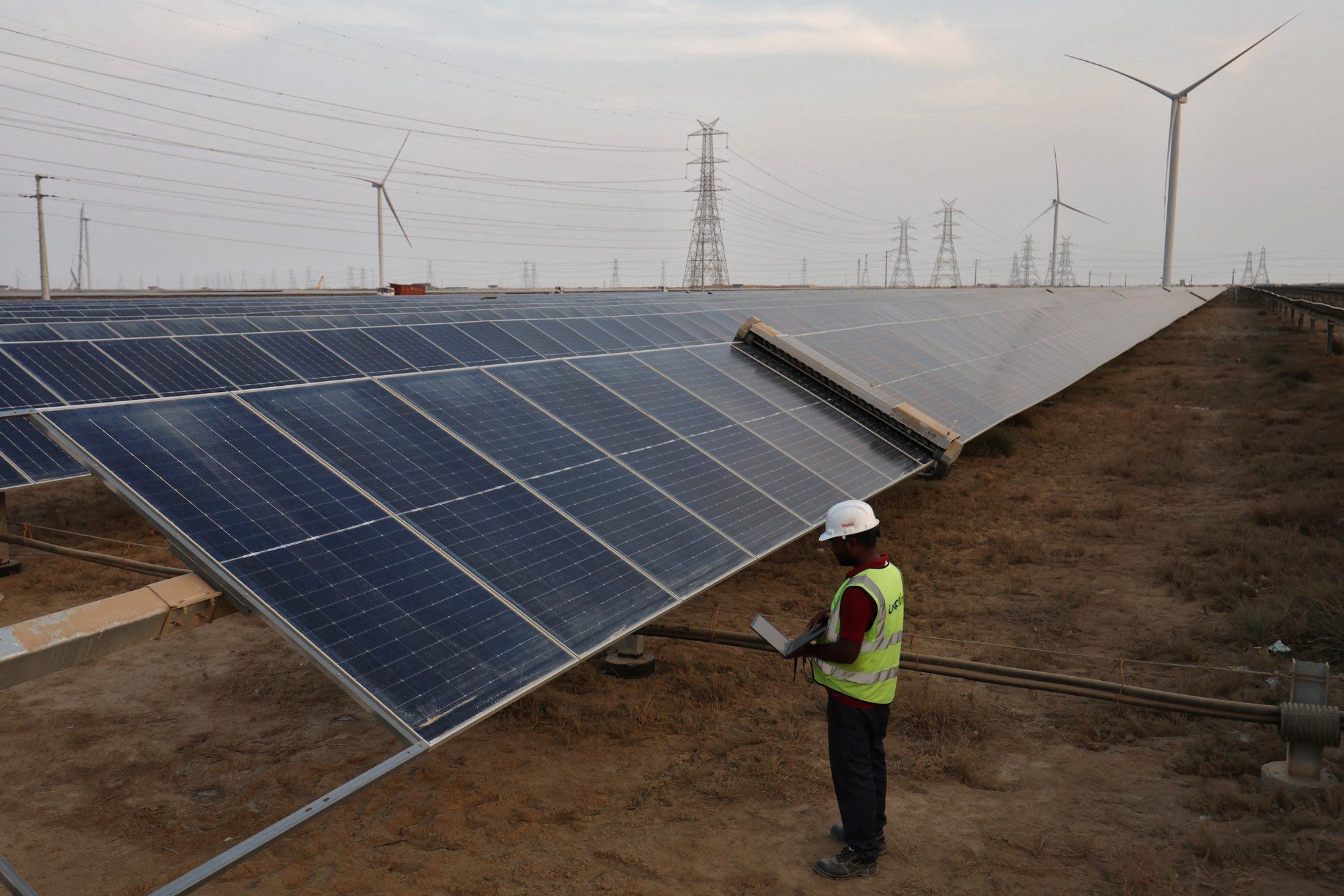 découvrez comment l'innovation solaire en australie révolutionne la résistance aux intempéries, notamment face à la grêle, garantissant des panneaux solaires durables et performants. profitez d'une énergie renouvelable fiable et protégée avec les dernières technologies.