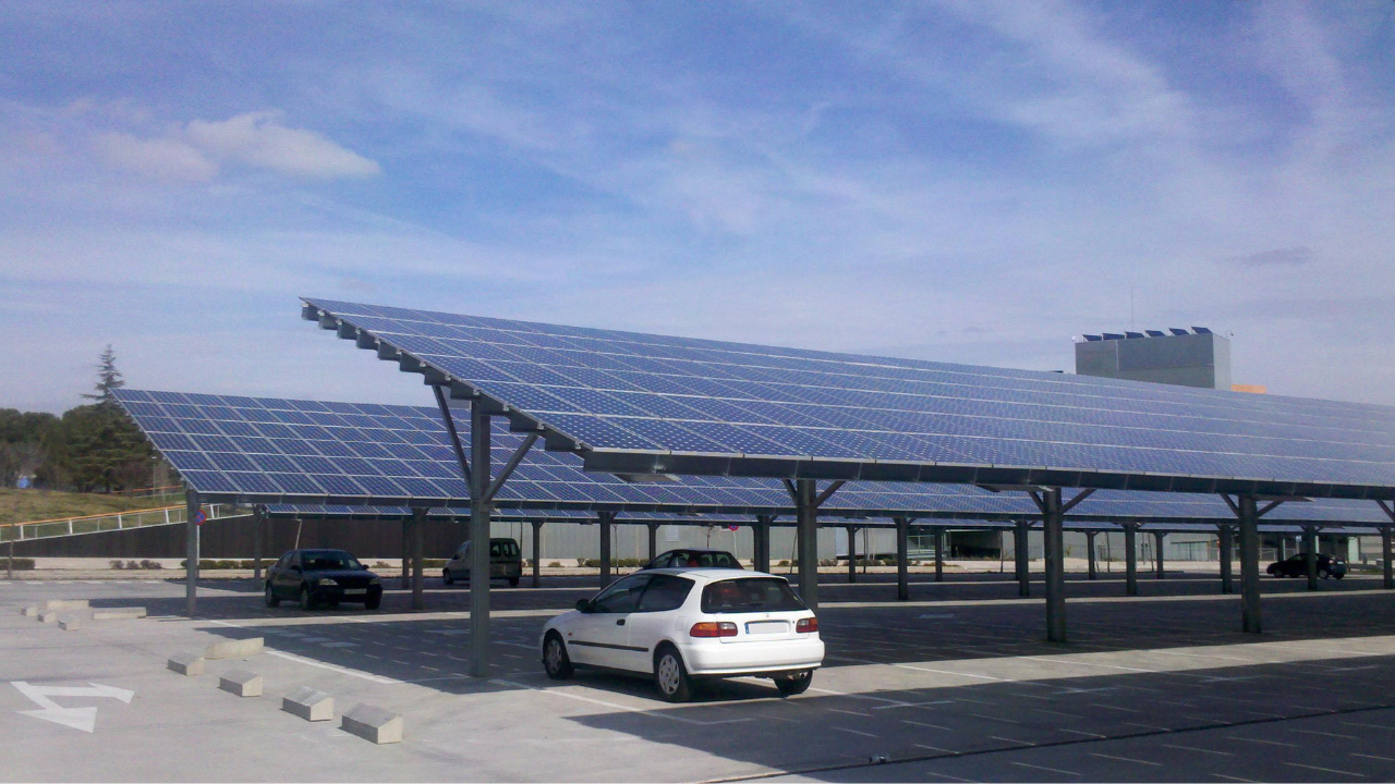 découvrez les ombrières photovoltaïques, une solution innovante pour produire de l'énergie solaire tout en offrant de l'ombre et de la protection. idéales pour les parkings, ces structures écoresponsables permettent d'optimiser l'espace tout en réduisant l'empreinte carbone. optez pour une énergie renouvelable et durable au service de votre environnement.