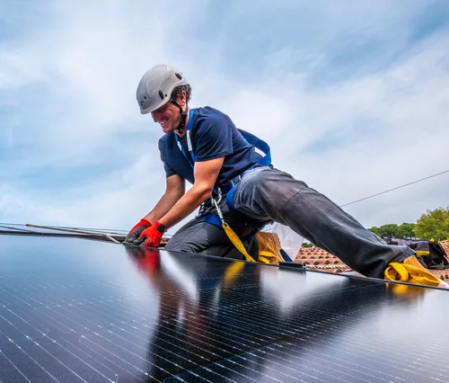 découvrez les panneaux solaires, une solution écologique et économique pour produire votre propre électricité. apprenez comment ils fonctionnent, leurs avantages, et comment les installer chez vous pour réduire votre empreinte carbone et faire des économies d'énergie.