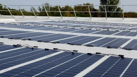 découvrez les avantages des panneaux solaires légers, spécialement conçus pour une installation facile et efficace. profitez d'une source d'énergie renouvelable tout en réduisant votre empreinte carbone. idéaux pour les toits et les espaces restreints, ces panneaux garantissent performance et durabilité.