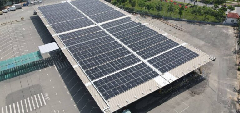 d&eacute;couvrez le projet solaire innovant carrefour greenyellow, qui vise &agrave; promouvoir les &eacute;nergies renouvelables et &agrave; r&eacute;duire l'empreinte carbone. rejoignez-nous dans cette initiative &eacute;cologique pour un avenir plus durable.