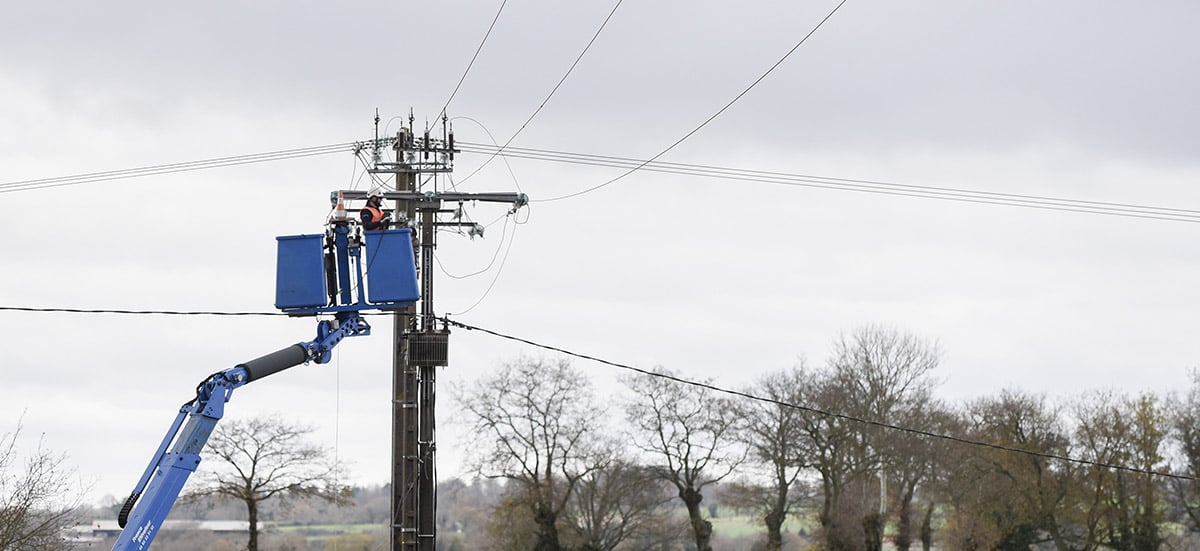 découvrez comment les réseaux électriques jouent un rôle crucial dans la transition énergétique. explorez les technologies innovantes, l'intégration des énergies renouvelables et les solutions pour un avenir durable.