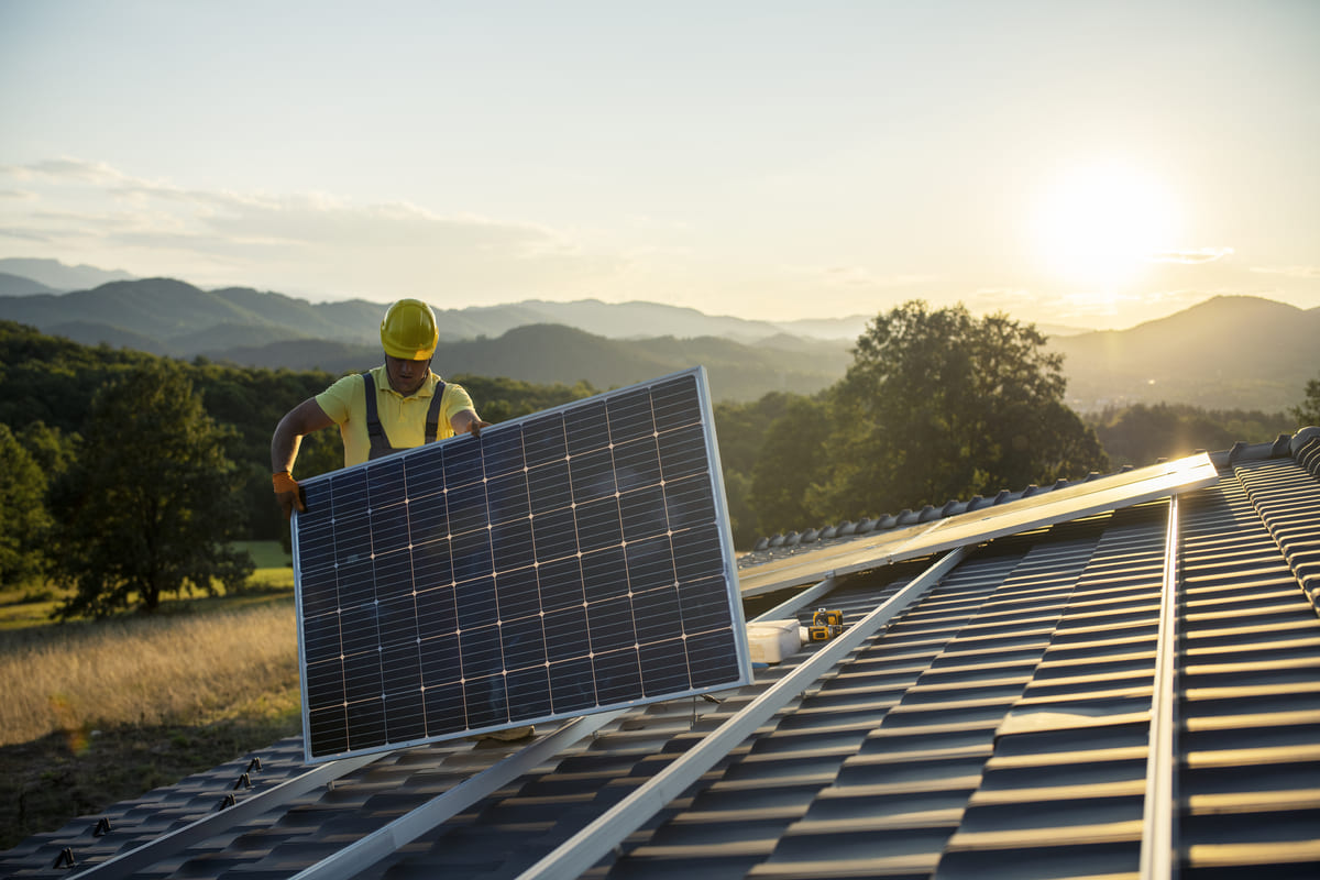 d&eacute;couvrez notre simulateur de panneaux solaires qui vous aide &agrave; estimer le rendement et les &eacute;conomies d'&eacute;nergie potentielles. optimisez votre investissement dans l'&eacute;nergie solaire et faites un pas vers une consommation responsable.