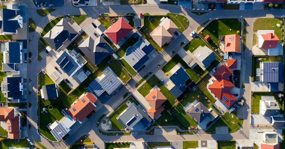 d&eacute;couvrez notre simulateur de panneaux solaires pour estimer le rendement, les &eacute;conomies d'&eacute;nergie et le retour sur investissement. faites le premier pas vers une &eacute;nergie durable et informez-vous sur les avantages de l'&eacute;nergie solaire pour votre domicile.