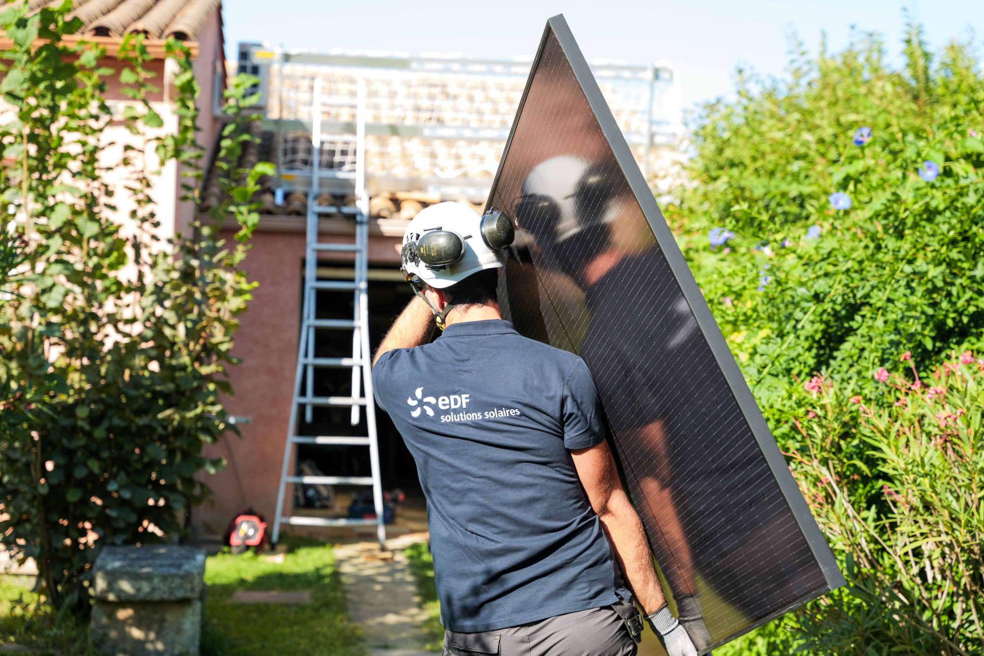 découvrez nos solutions solaires innovantes pour une énergie propre et durable. réduisez votre empreinte carbone et profitez d'économies sur vos factures d'électricité grâce à nos technologies photovoltaïques adaptées à tous les besoins.