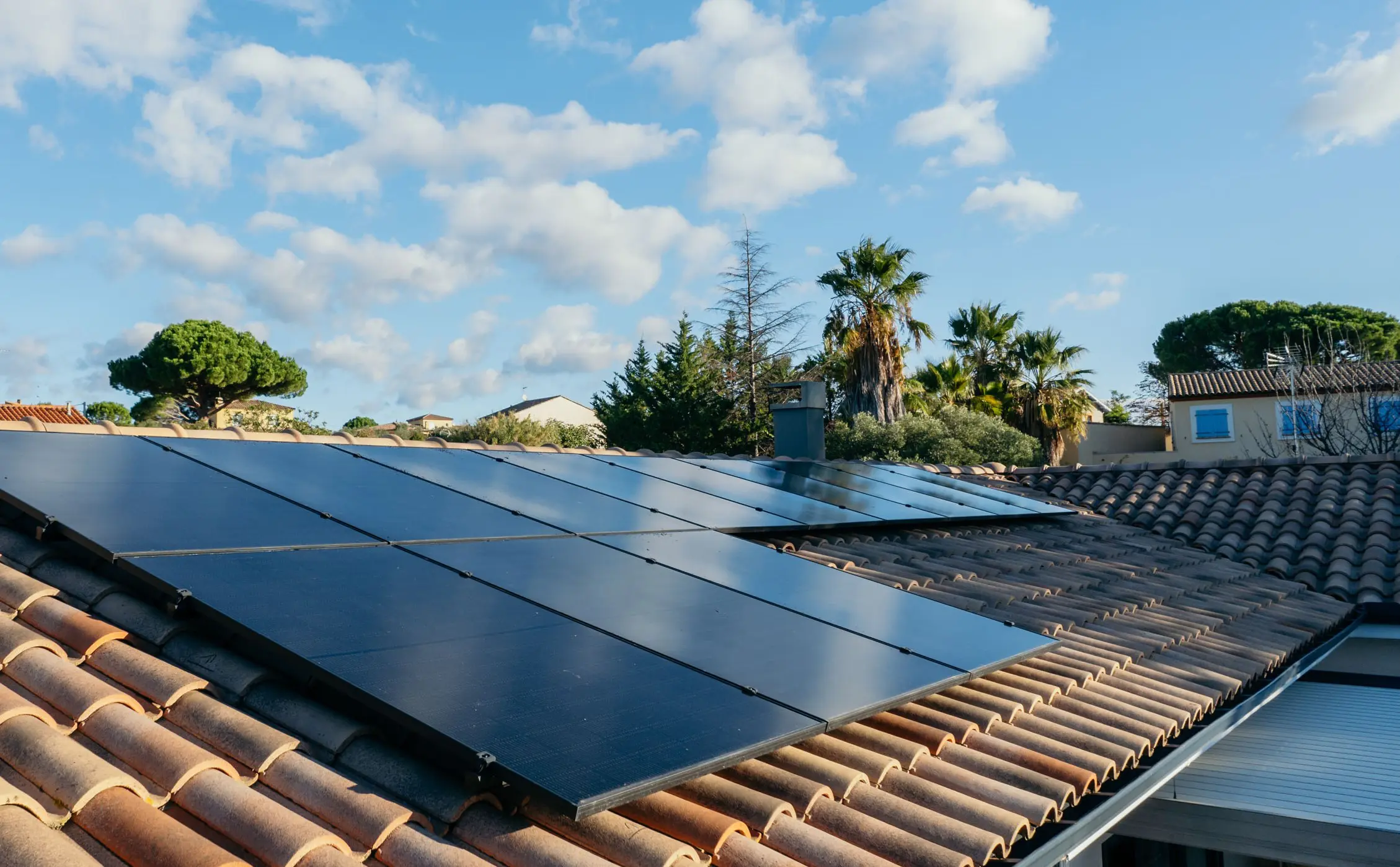 découvrez des solutions solaires innovantes pour réduire votre empreinte carbone et faire des économies sur vos factures d'énergie. optez pour une énergie durable et propre avec nos produits et services adaptés à vos besoins.