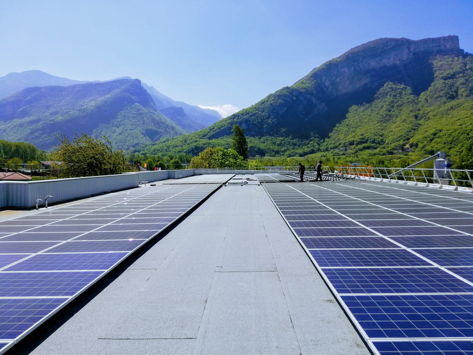 d&eacute;couvrez les toitures photovolta&iuml;ques jo 2024, une solution innovante pour produire de l'&eacute;nergie renouvelable tout en soutenant l'&eacute;v&eacute;nement sportif. profitez de l'&eacute;nergie solaire pour r&eacute;duire vos factures et contribuer &agrave; un avenir durable.