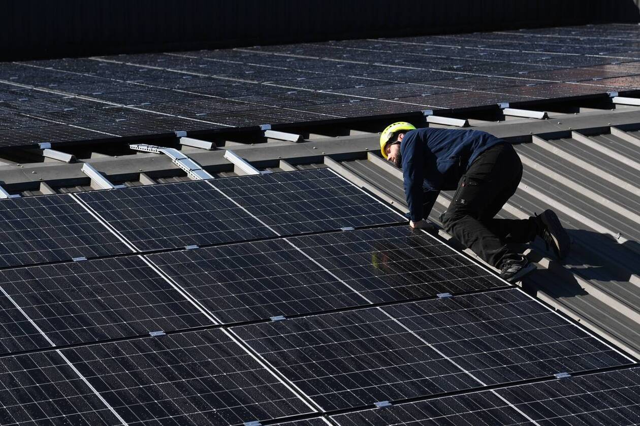 découvrez les aides disponibles pour l'installation de panneaux solaires en 2025. maximisez votre investissement énergétique avec des subventions, crédits d'impôt et autres supports financiers. informez-vous sur les initiatives écologiques qui vous permettent de réduire vos coûts tout en préservant l'environnement.