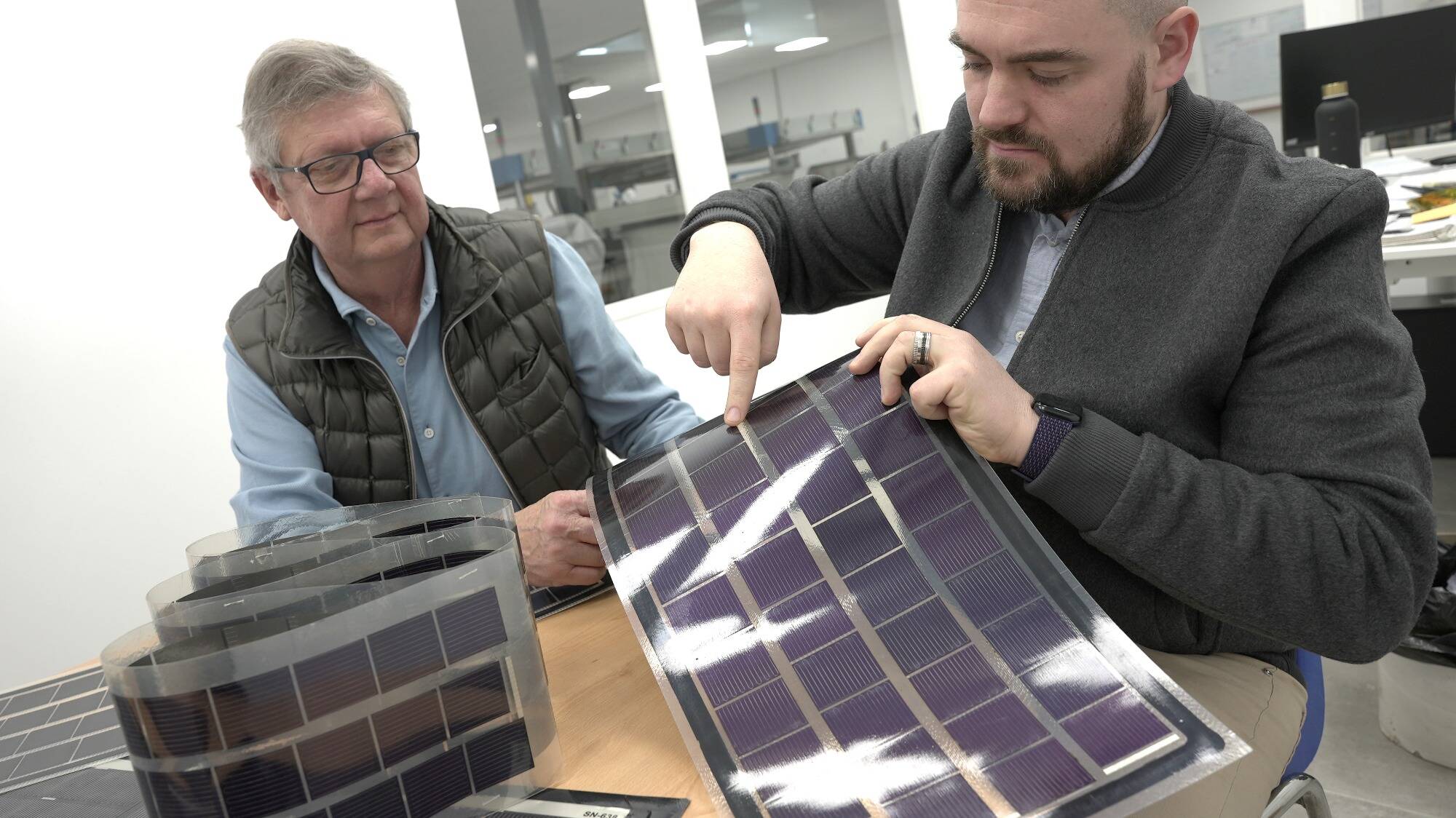 devenez un ambassadeur des panneaux solaires et contribuez &agrave; la transition &eacute;nerg&eacute;tique ! d&eacute;couvrez comment promouvoir les &eacute;nergies renouvelables tout en b&eacute;n&eacute;ficiant d'avantages uniques. engagez-vous pour un avenir durable et encouragez votre communaut&eacute; &agrave; choisir la puissance du soleil.