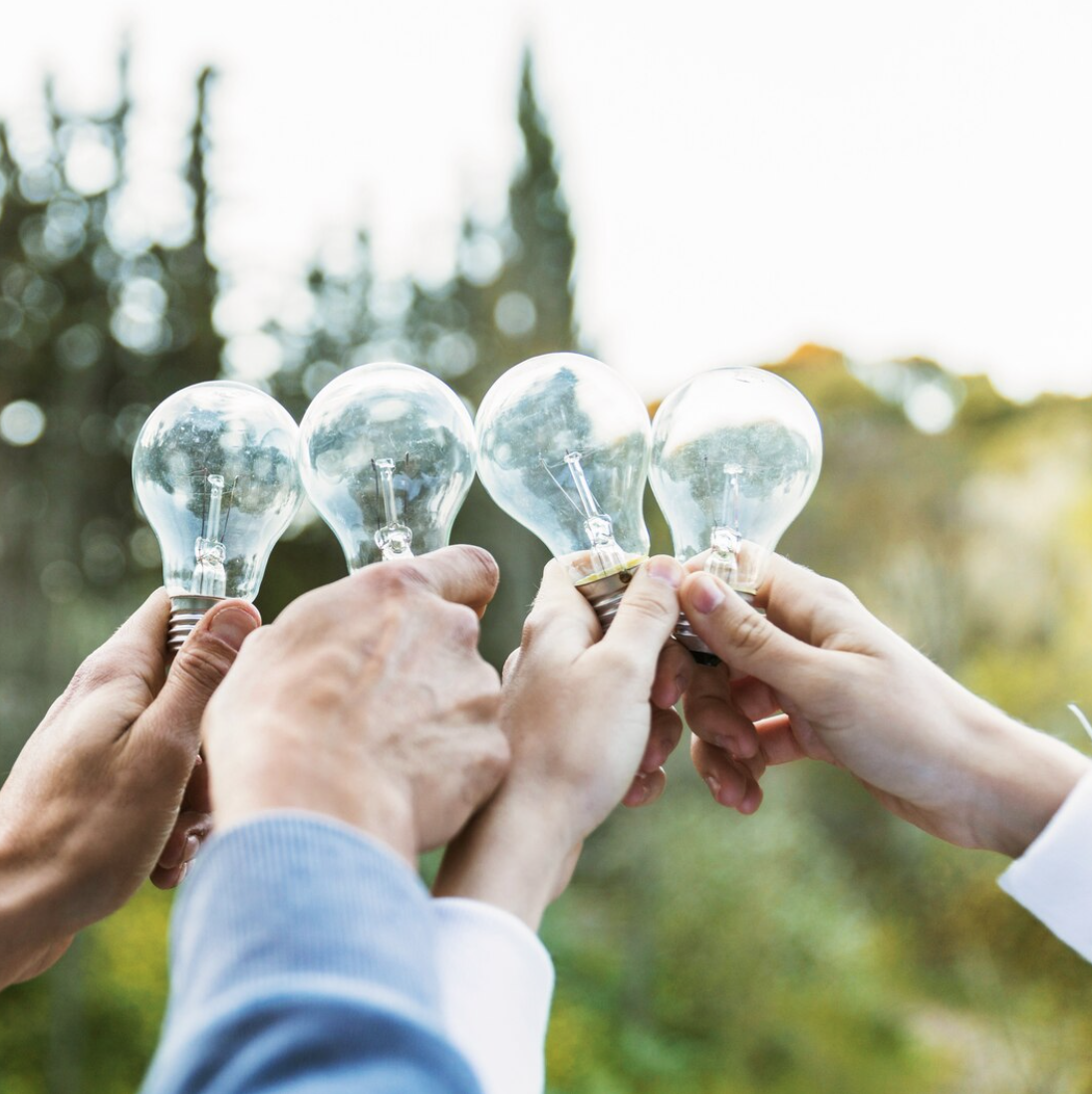 découvrez les avantages de l'autoconsommation en copropriété : optimiser vos factures d'énergie, promouvoir une gestion durable et renforcer la cohésion entre copropriétaires grâce à des solutions énergétiques communes.