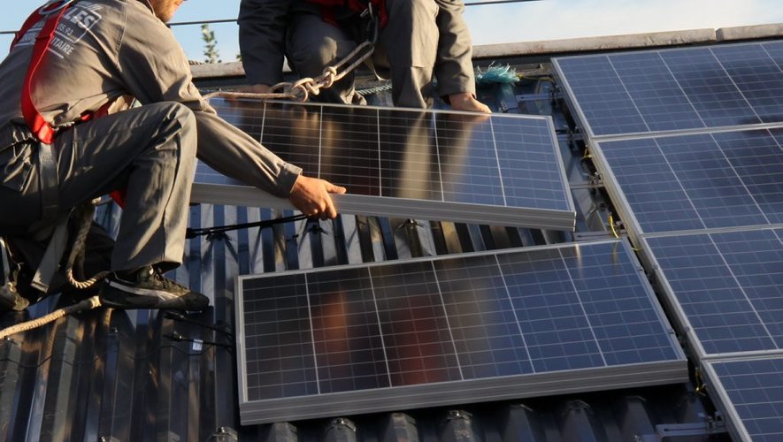 d&eacute;couvrez l'avenir des aides pour les panneaux solaires : subventions, cr&eacute;dits d'imp&ocirc;t et nouvelles initiatives pour encourager l'&eacute;nergie renouvelable. informez-vous sur les opportunit&eacute;s qui s'offrent &agrave; vous pour rendre votre transition vers l'&eacute;nergie solaire plus accessible et avantageuse.