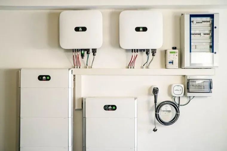 découvrez comment choisir la batterie idéale pour votre maison secondaire. optimisez votre autonomie énergétique avec nos conseils sur les types de batteries, leur installation et leur entretien.