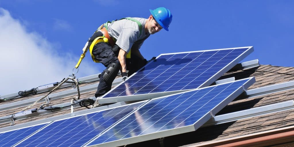 découvrez les avantages des panneaux solaires en 2025 et comment ils peuvent réduire vos factures d'énergie, augmenter la valeur de votre maison et contribuer à un avenir durable. informez-vous sur les économies financières, les incitations gouvernementales et l'impact positif sur l'environnement.