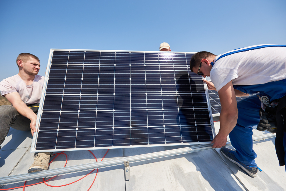 découvrez les certifications indispensables pour devenir installateur de panneaux solaires. apprenez les normes à respecter et les compétences requises pour garantir des installations fiables et efficaces, tout en contribuant à la transition énergétique.