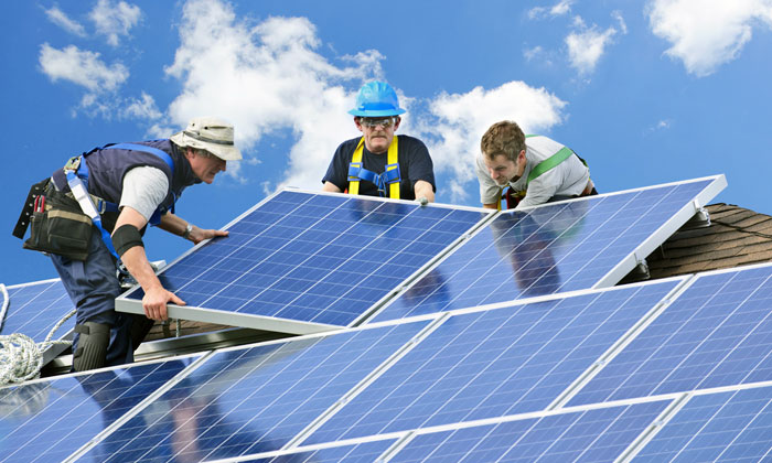 découvrez comment choisir le meilleur installateur de panneaux solaires pour votre projet. guide sur les critères essentiels, les compétences requises et les questions à poser pour garantir une installation efficace et durable de votre système solaire.