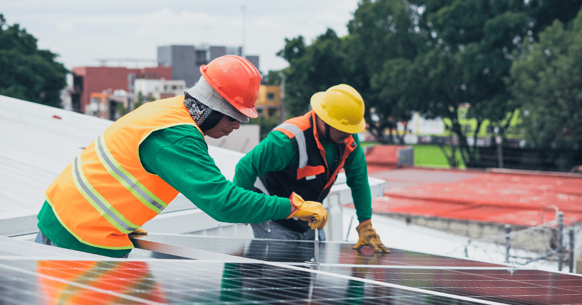 découvrez comment choisir le bon installateur de panneaux solaires pour votre projet. comparez les offres, vérifiez les certifications et assurez-vous d'investir dans une installation de qualité pour optimiser votre transition vers une énergie verte.