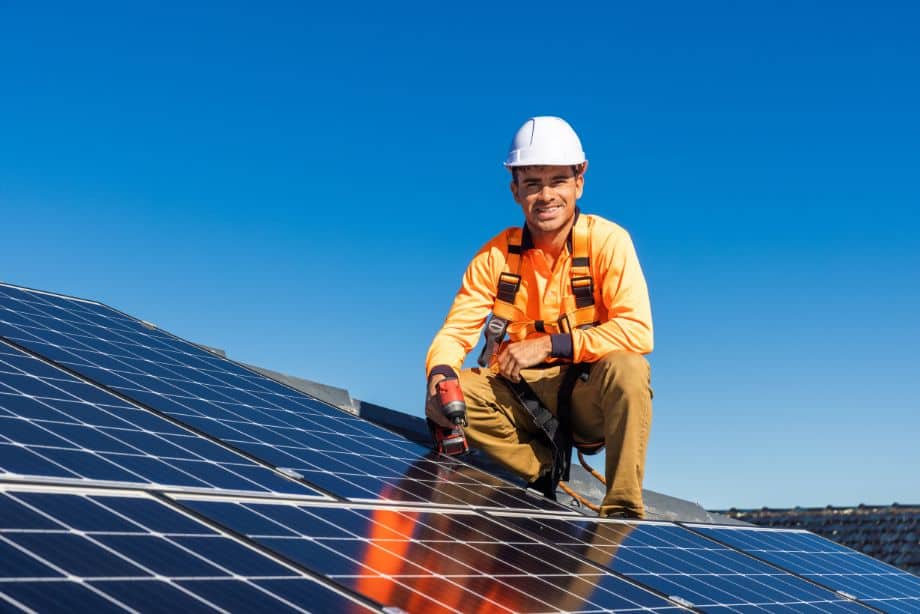 découvrez les critères essentiels pour choisir un installateur rge pour vos panneaux solaires en 2025. assurez-vous de bénéficier d'une installation de qualité et de maximiser vos économies d'énergie grâce à un professionnel certifié.