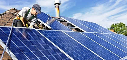 d&eacute;couvrez comment choisir les meilleurs panneaux solaires pour votre maison. notre guide complet vous aide &agrave; comprendre les diff&eacute;rents types de panneaux, leur efficacit&eacute;, et les crit&egrave;res &agrave; consid&eacute;rer pour maximiser votre investissement en &eacute;nergie renouvelable.