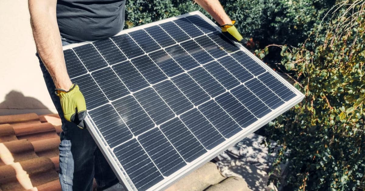 d&eacute;couvrez notre comparateur de panneaux solaires pour choisir la solution id&eacute;ale pour votre maison. comparez les prix, les performances et les avis des utilisateurs afin d'optimiser votre investissement et de r&eacute;duire votre empreinte &eacute;cologique.