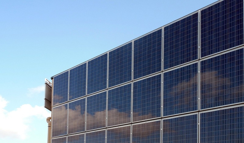 d&eacute;couvrez comment identifier les panneaux solaires d&eacute;fectueux avec des conseils pratiques et des techniques de d&eacute;tection efficaces. assurez la performance de votre installation solaire et optimisez votre production d'&eacute;nergie gr&acirc;ce &agrave; des diagnostics fiables.