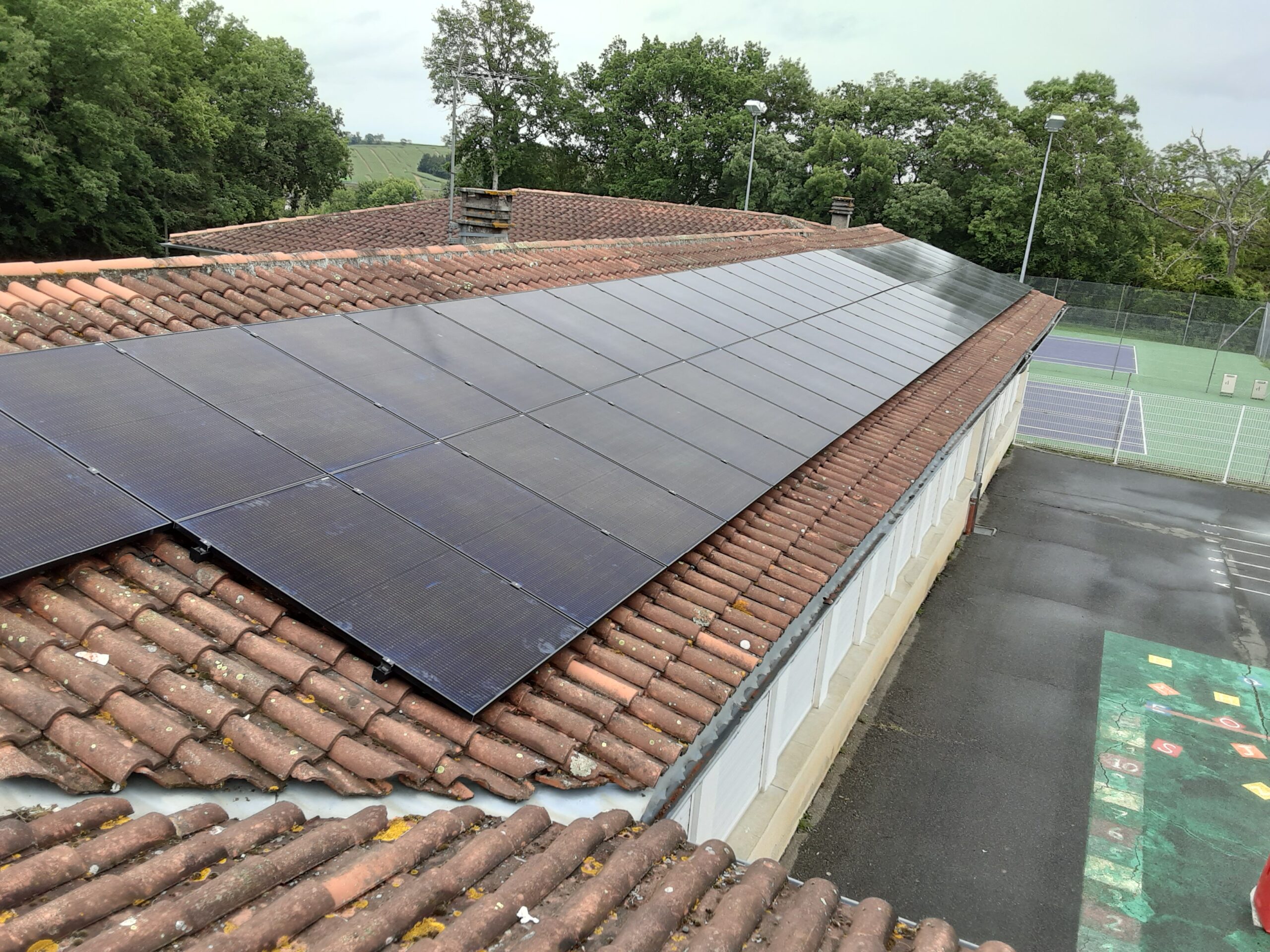 obtenez des devis gratuits et personnalisés pour l'installation de panneaux solaires. comparez les offres des professionnels, explorez les options adaptées à vos besoins énergétiques et faites le choix qui vous fera économiser sur vos factures d'électricité tout en contribuant à la protection de l'environnement.