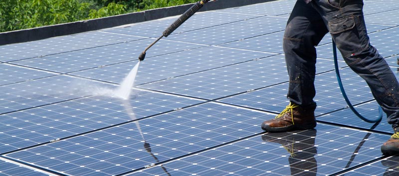 découvrez comment entretenir efficacement vos panneaux solaires pour optimiser leur performance et prolonger leur durée de vie. suivez nos conseils pratiques et astuces pour garantir une production d'énergie solaire maximale.