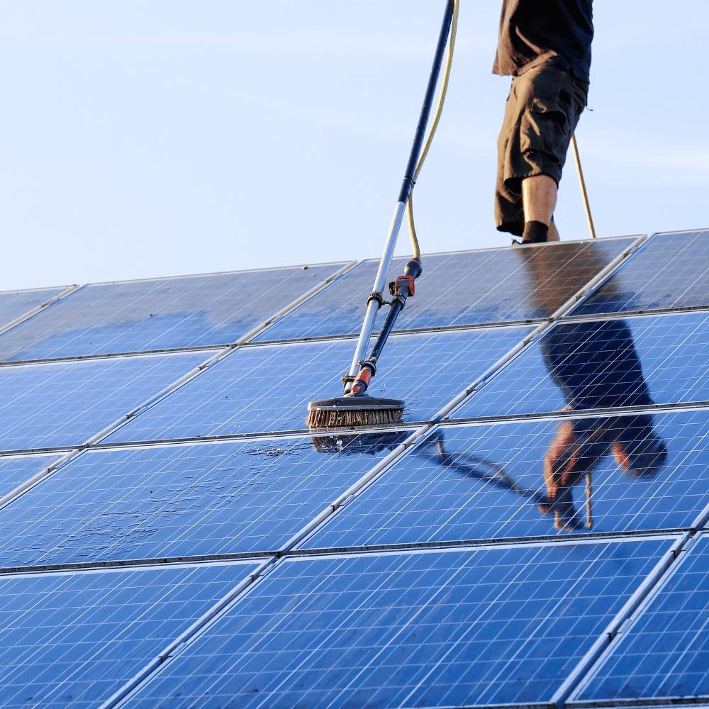 d&eacute;couvrez nos conseils pour un entretien solaire optimal. assurez la performance et la long&eacute;vit&eacute; de vos panneaux solaires avec des astuces simples et efficaces. profitez pleinement de votre &eacute;nergie renouvelable !