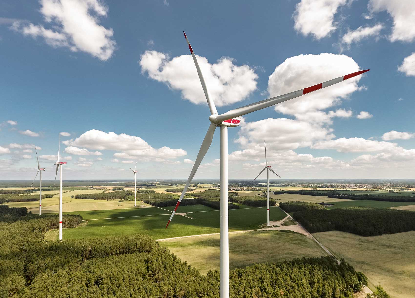 découvrez l'éolien responsable en france : une solution durable pour produire de l'énergie tout en préservant notre environnement. engagez-vous pour un avenir vert grâce aux projets éoliens innovants et respectueux de la biodiversité.