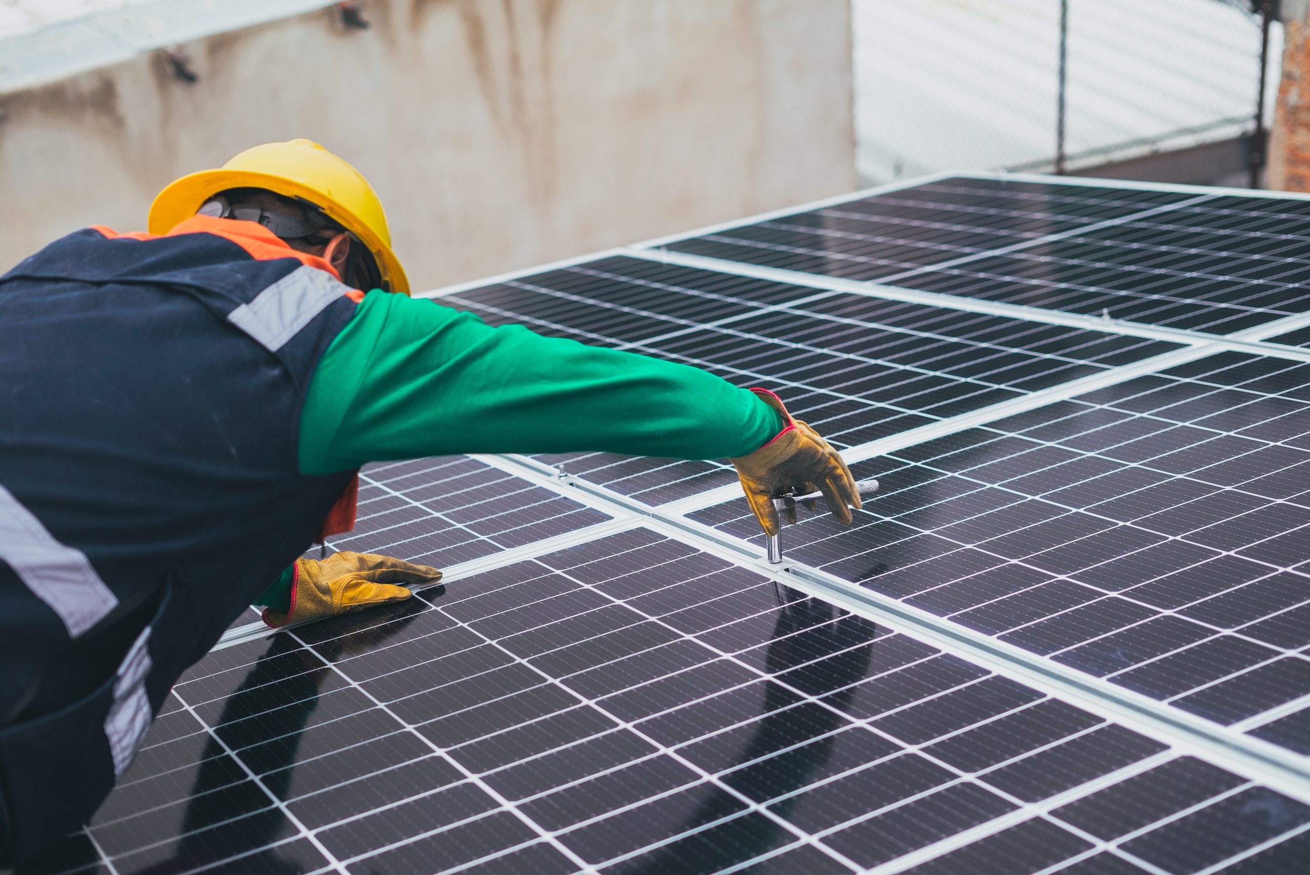 découvrez notre guide complet pour l'évaluation des installateurs de panneaux solaires. comparez les compétences, les certifications et les avis des professionnels pour choisir l'installateur idéal pour votre projet solaire.