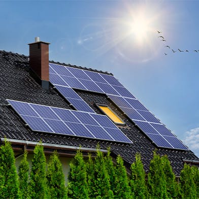 découvrez les principaux facteurs à prendre en compte pour simuler efficacement l'installation de panneaux solaires. analysez l'impact de l'ensoleillement, de l'orientation et des ombres sur la production d'énergie solaire pour optimiser votre investissement.