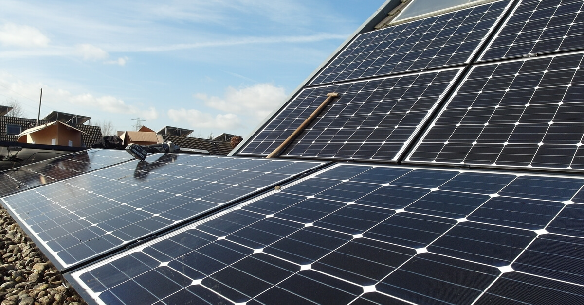 découvrez notre comparateur de panneaux solaires et évaluez l'impact environnemental et économique des différentes options disponibles. faites le bon choix pour votre transition énergétique !