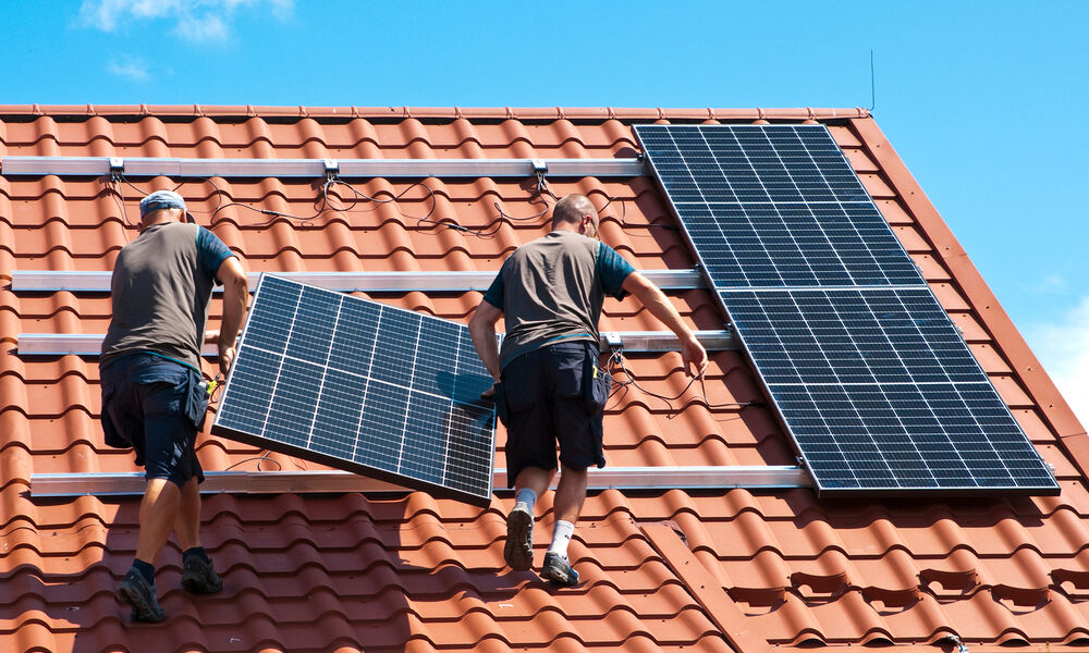 d&eacute;couvrez l'impact de la l&eacute;gislation sur les panneaux solaires en france. analyse des r&eacute;glementations actuelles, des incitations fiscales et des enjeux environnementaux pour favoriser les &eacute;nergies renouvelables.