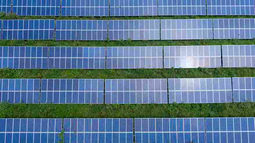 découvrez les incitations fiscales pour le solaire en france : réductions d'impôts, crédits d'impôt et aides financières pour encourager l'installation de panneaux solaires. profitez des avantages fiscaux pour investir dans l'énergie renouvelable et réaliser des économies sur vos factures d'électricité.