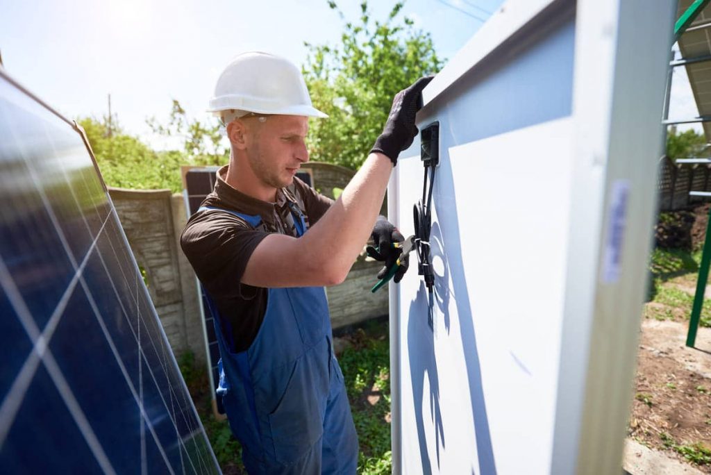 découvrez nos services d'installation de micro-onduleurs, garantissant une performance optimale de votre système solaire. profitez d'une énergie renouvelable efficace et d'une intégration simplifiée pour maximiser vos économies.