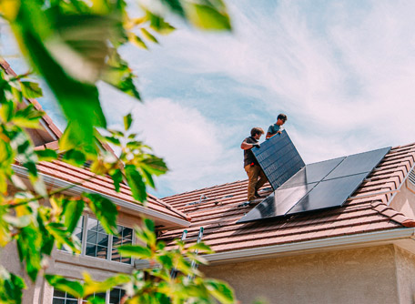 découvrez comment installer des panneaux solaires chez vous pour profiter d'une énergie propre et renouvelable. suivez notre guide étape par étape pour maximiser votre efficacité énergétique et réduire vos factures d'électricité.