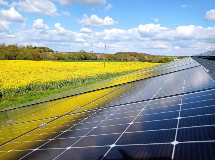 découvrez comment investir dans les panneaux solaires pour réduire votre facture d'énergie et contribuer à la transition écologique. profitez des avantages financiers et environnementaux de cette énergie renouvelable.